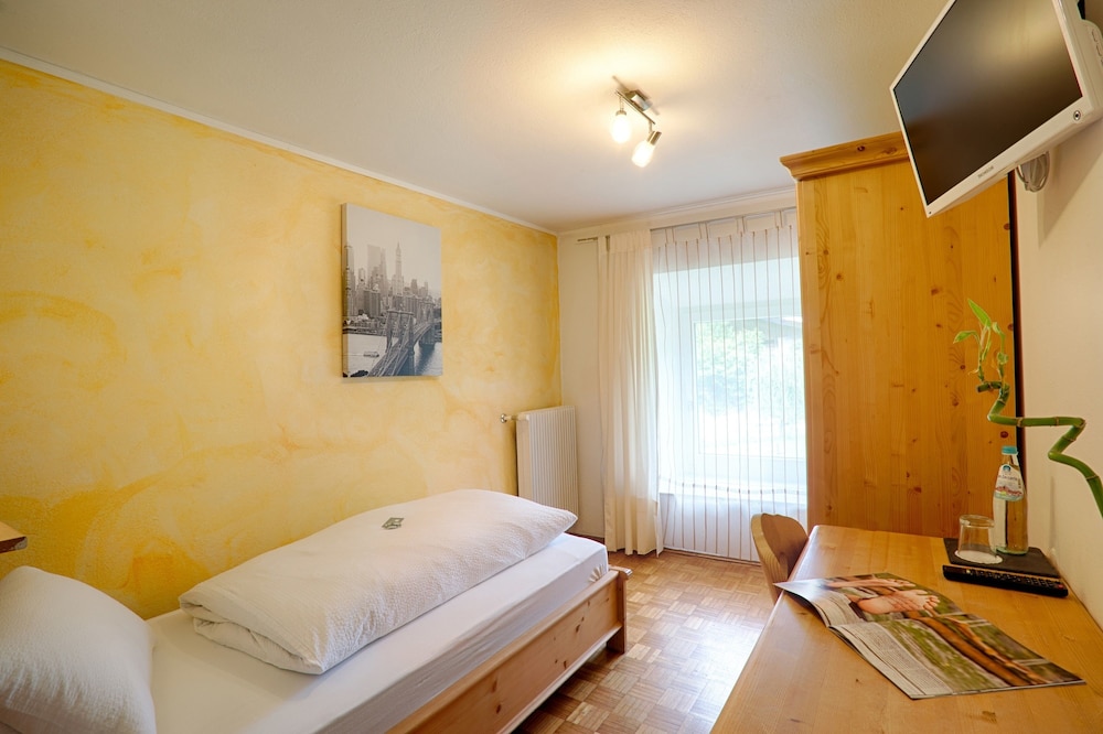 Economy Single Room, Mountain View photo 2