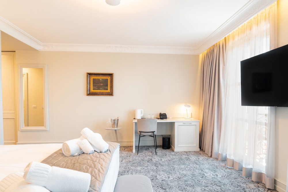Deluxe Double Room photo 3
