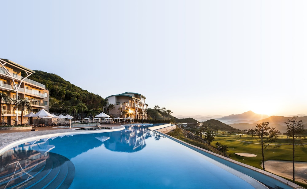 [Holiday PKG(2Adults+1Kid)] Silver Suite(Kitchen/Park View)-Choose1 OceanWorld/BF/InfinityPool/AntWo