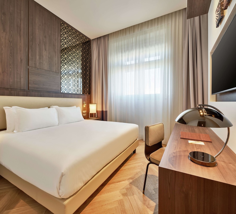 Suite, 1 Bedroom (King Bed, Historical)