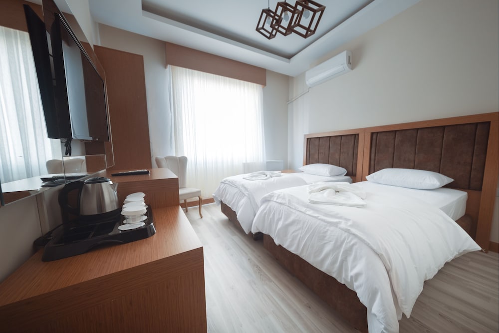 Standard Twin Room - Photo 1