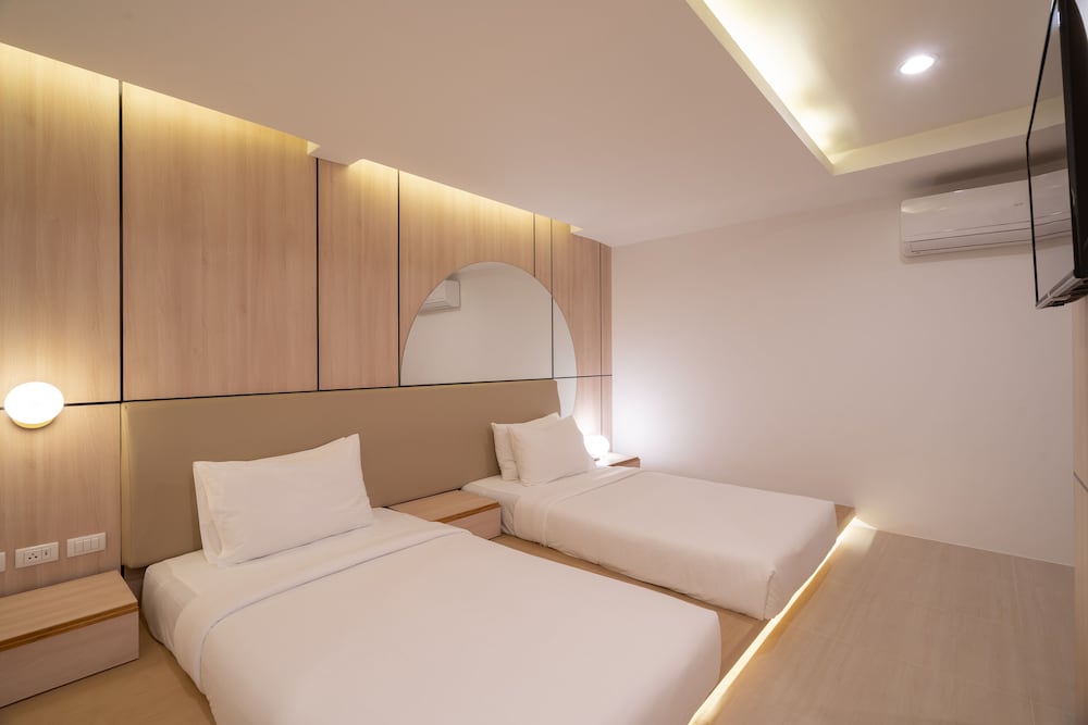 Standard Twin Room - No Window - Photo 6