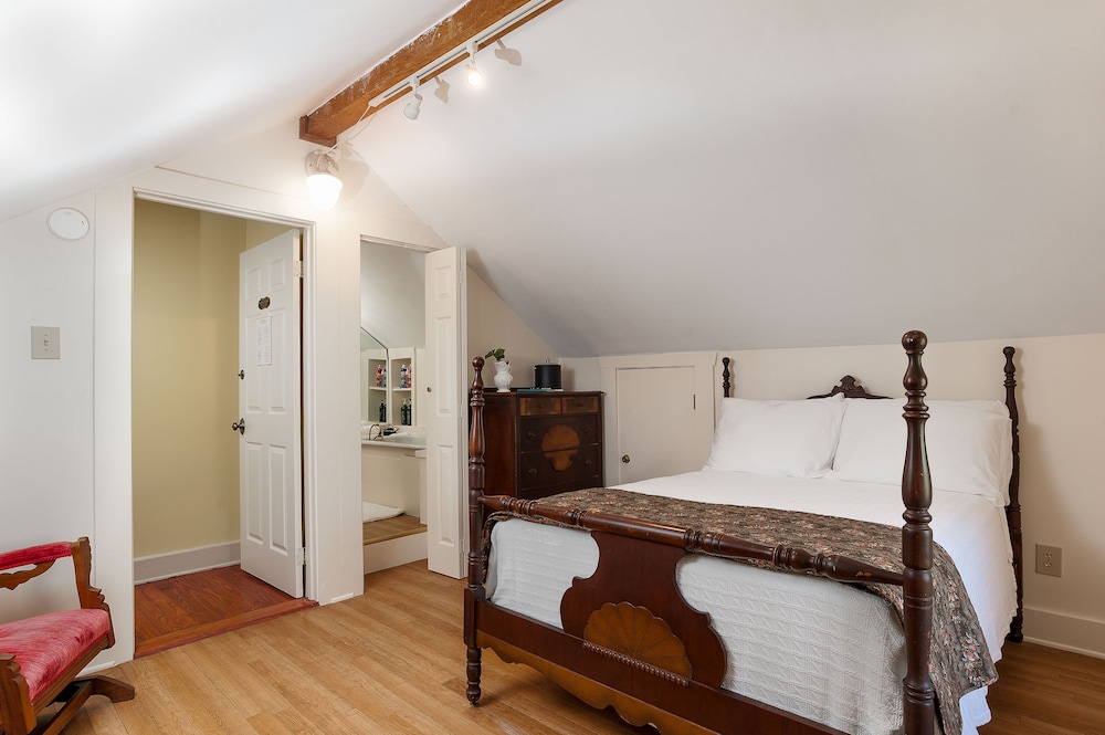Economy Room photo 1