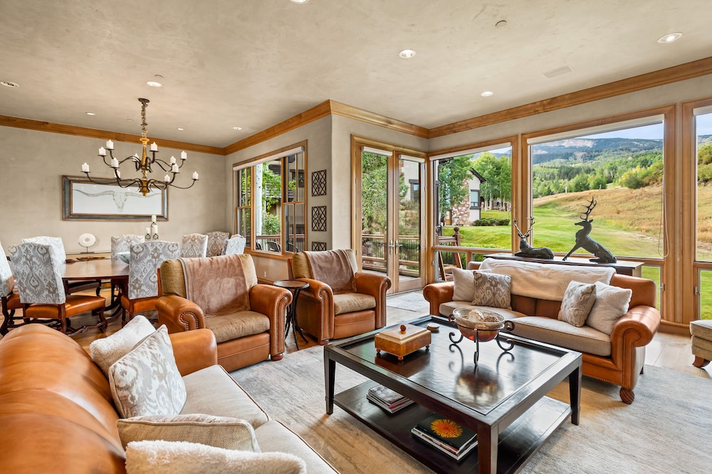 Luxury Townhome, 4 Bedrooms, Hot Tub, Slope side photo 1