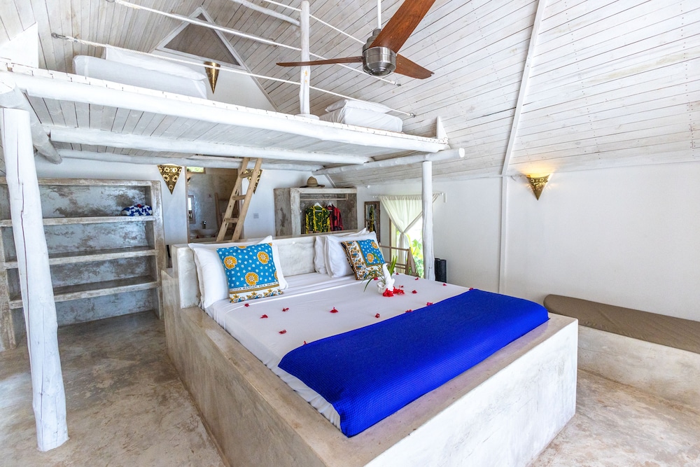 Deluxe Quadruple Room, Beach View, Beachfront