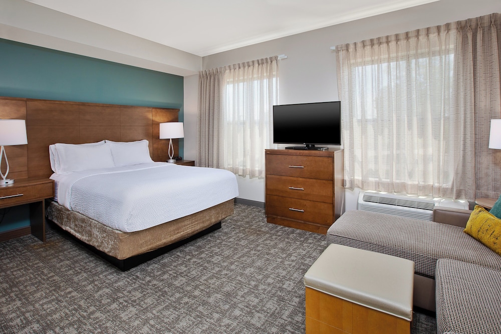 Suite, 1 Bedroom, Kitchen - Photo 2
