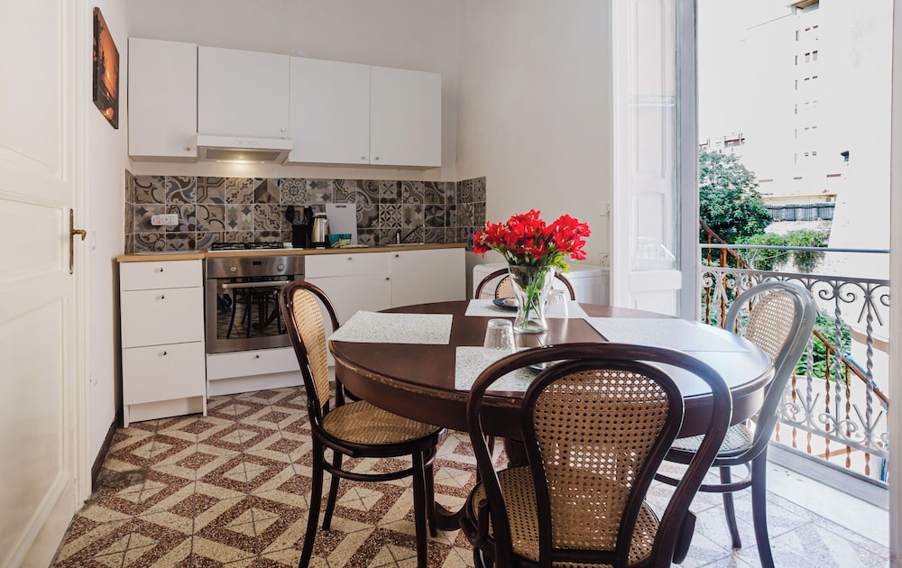 Classic Apartment, Balcony