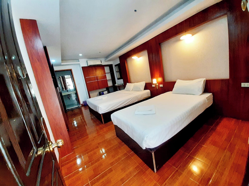 Deluxe Twin Room photo 1