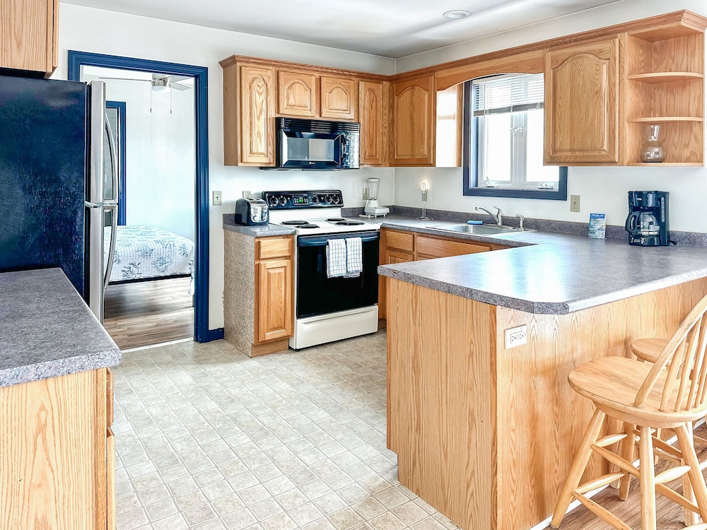 Ocean Air Suites, 1 Bedroom, Porch/Patio photo 2