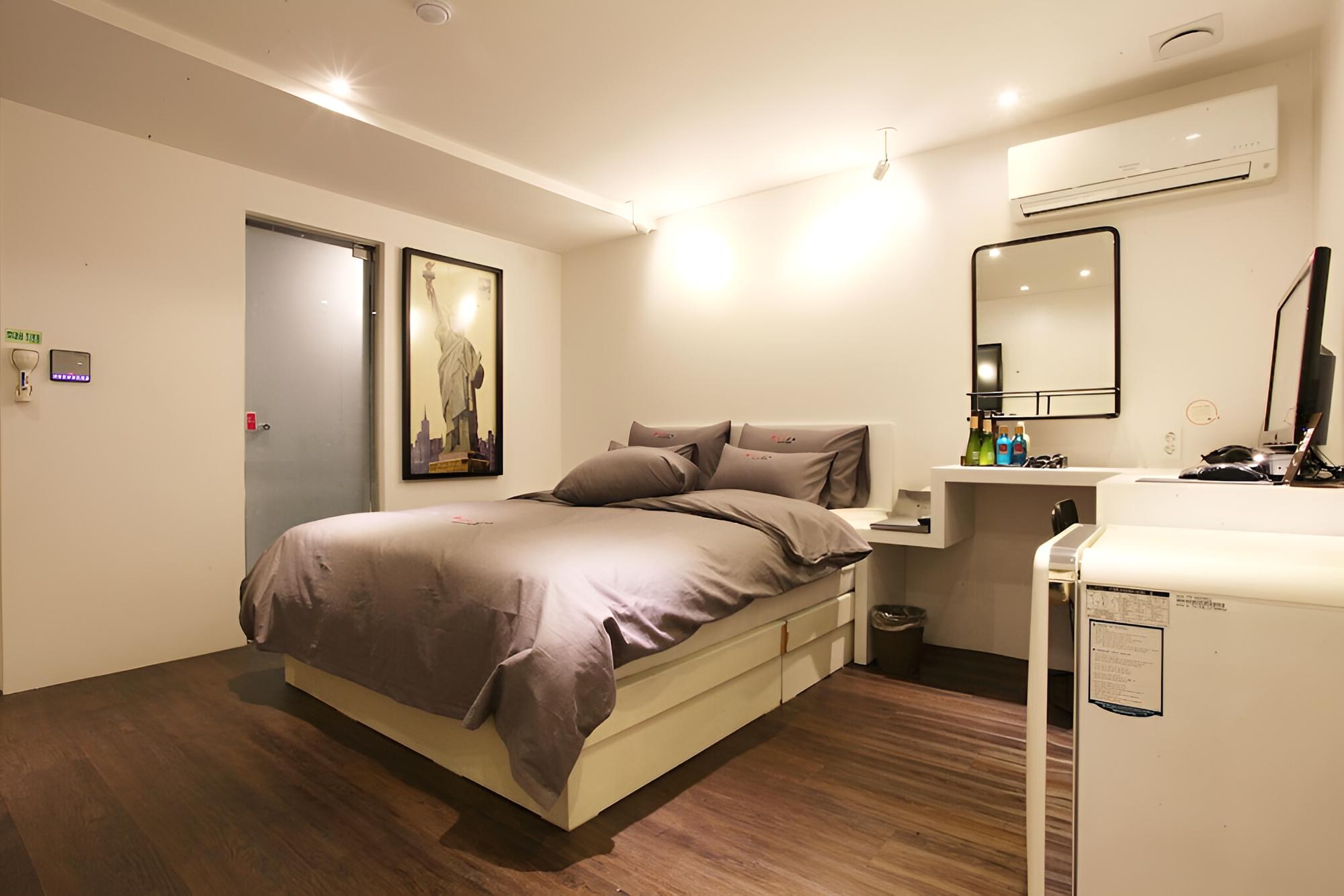 Room (Standard (Netflix Disney+ Tving avail) - Photo 21
