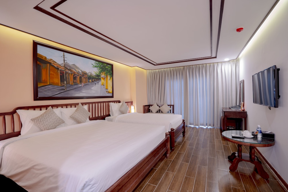 Deluxe Family Room, Balcony - Photo 1