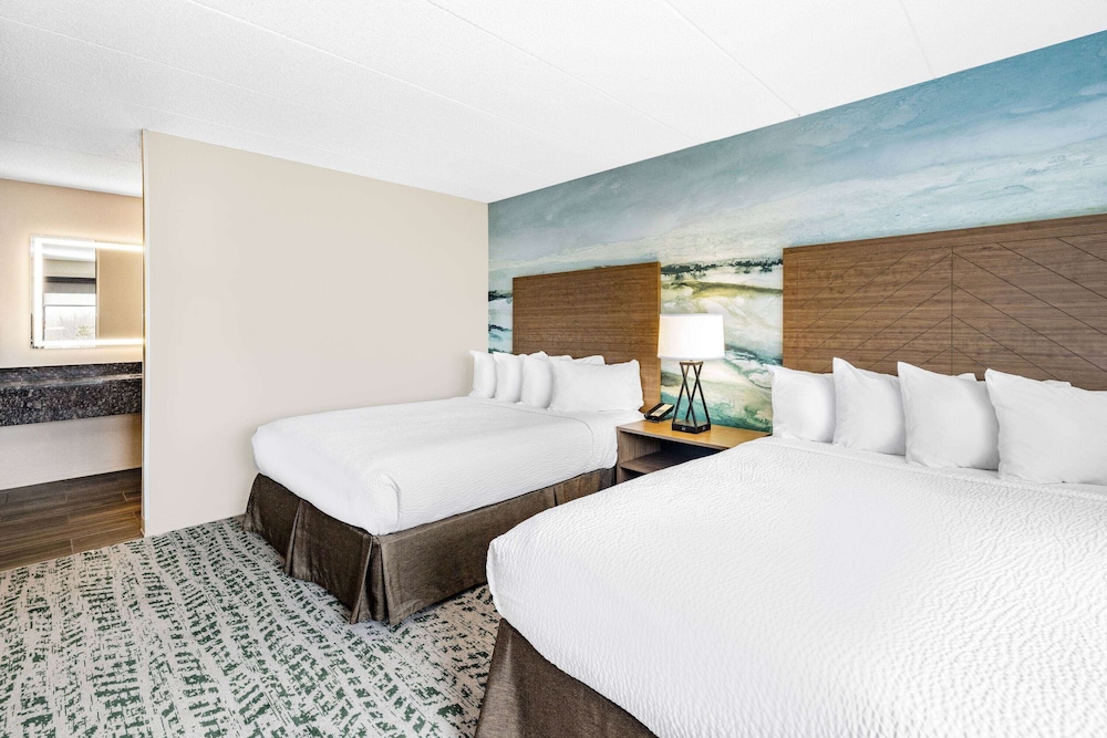 Room, 2 Queen Beds, Non Smoking photo 1