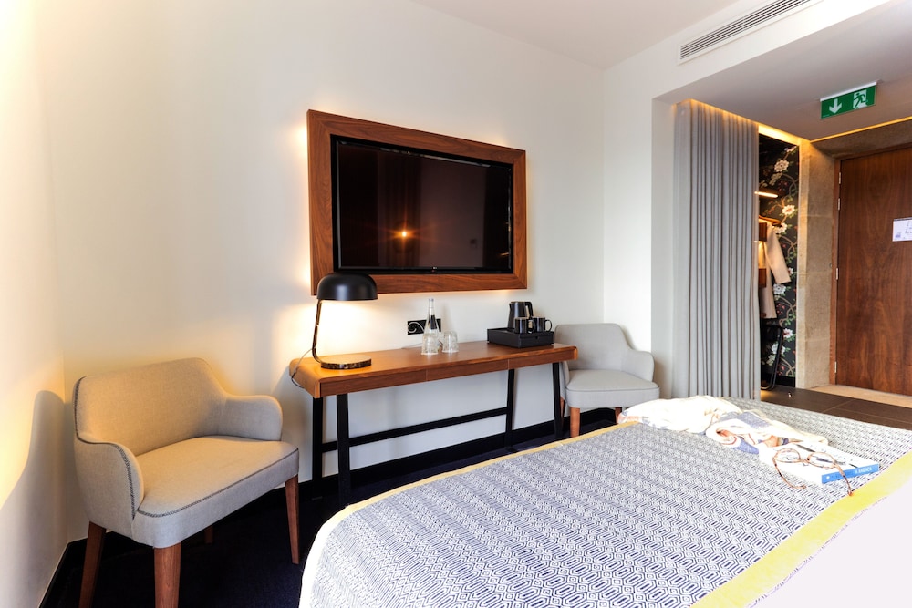 Deluxe Double Room, City View - Photo 3