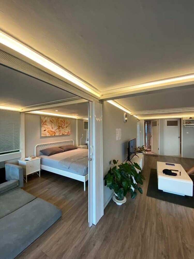 Basic Villa photo 3
