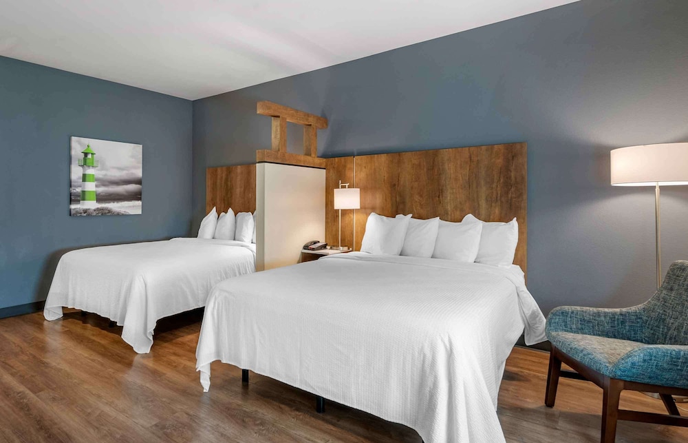 Standard Studio, 2 Queen Beds, Non Smoking, Refrigerator (Microwave) - Photo 3