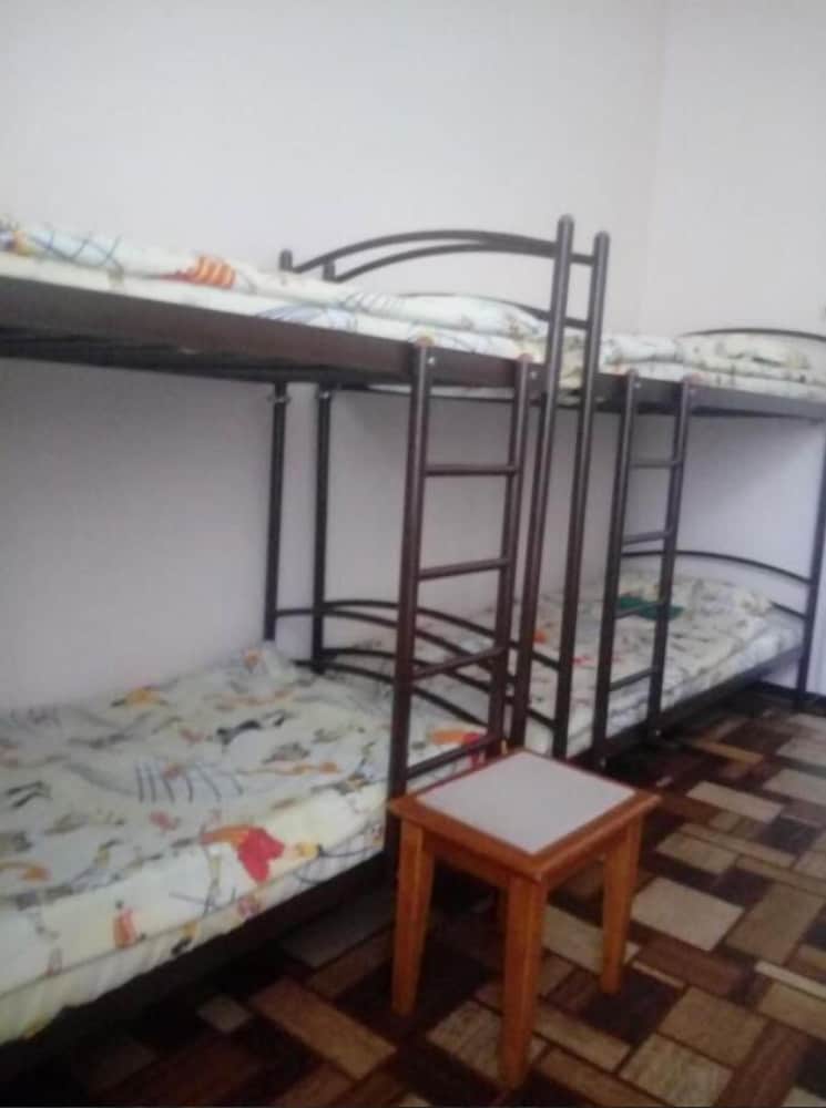 Bed in 8-Bed Mixed Shared Dormitory photo 1
