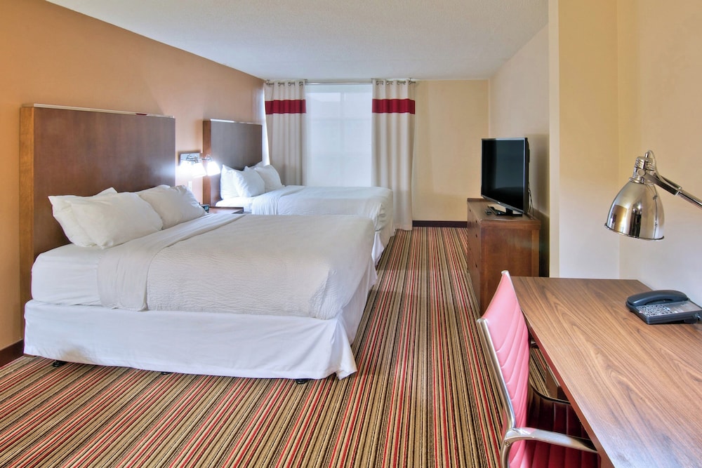 Room, 2 Queen Beds - Photo 1