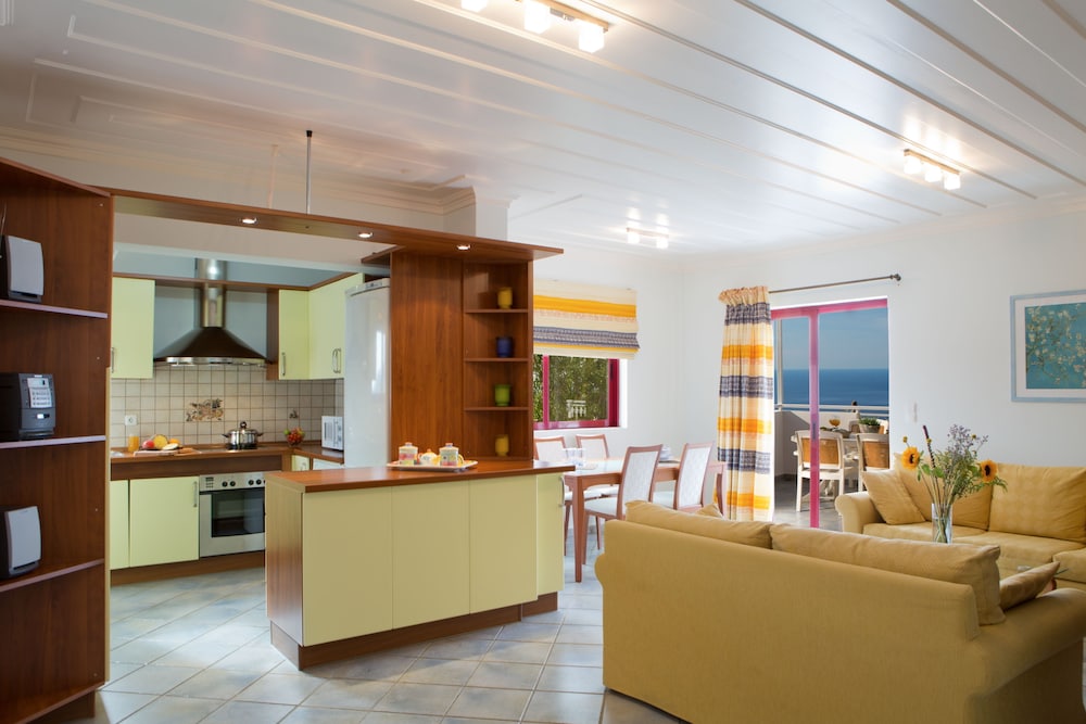 Villa photo 3
