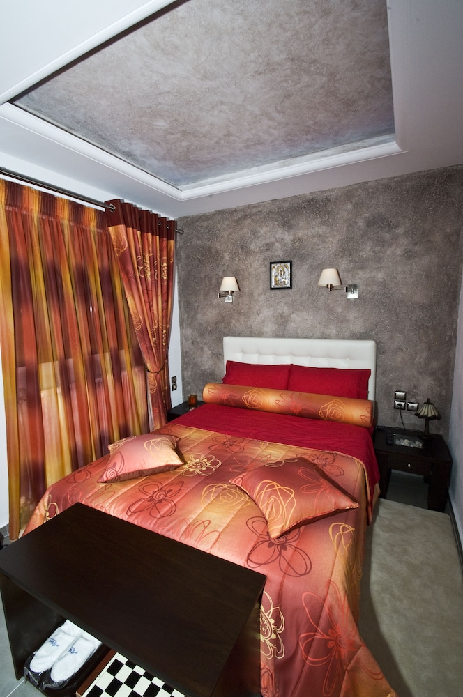 Superior Studio (double), 1 Queen Bed, Beach View photo 1