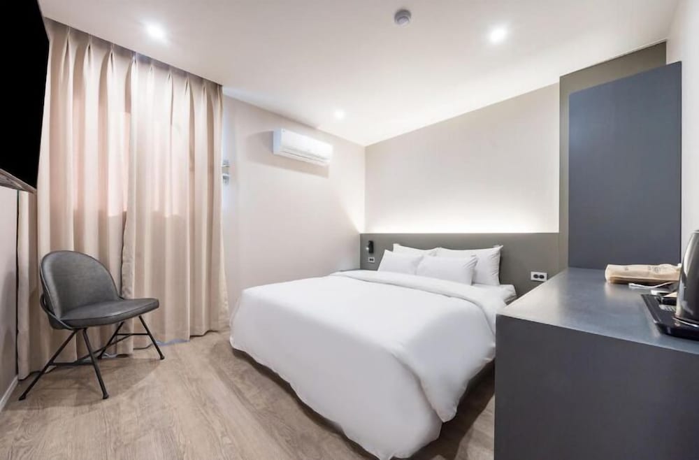 Standard Double Room photo 2