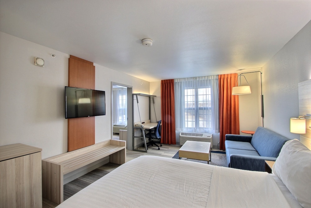 Suite, 1 King Bed (Additional Living Area) - Photo 2