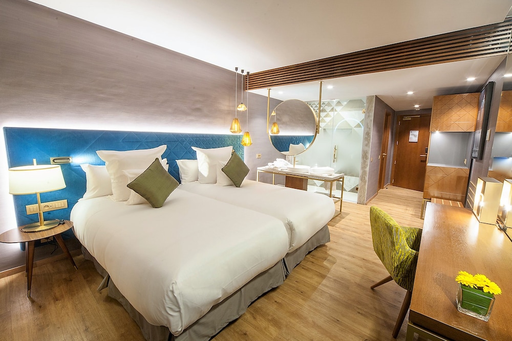 Deluxe Room - Photo 1
