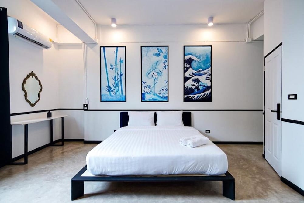 Deluxe Studio Suite, City View photo 3