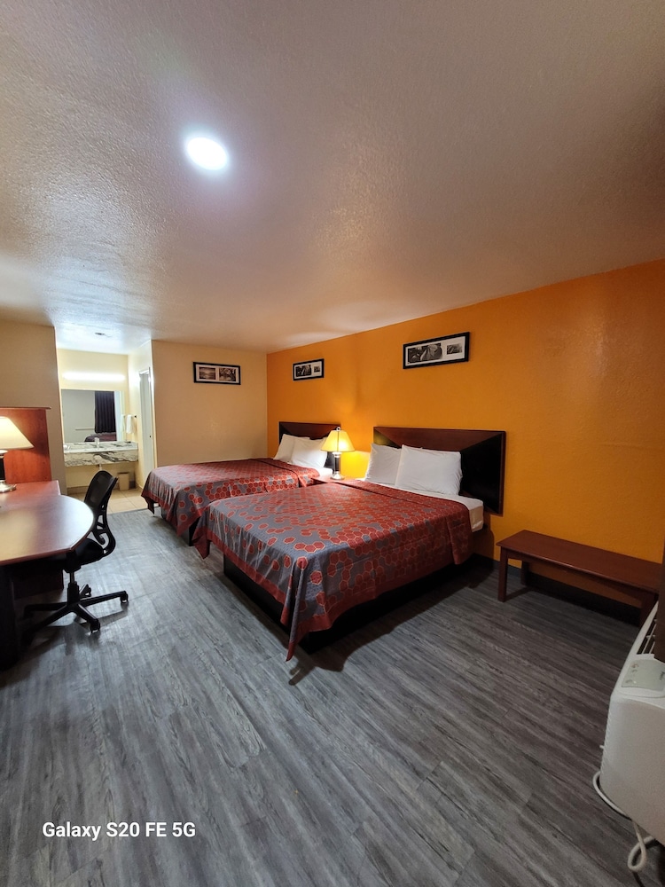 Deluxe Room, 2 Queen Beds photo 1