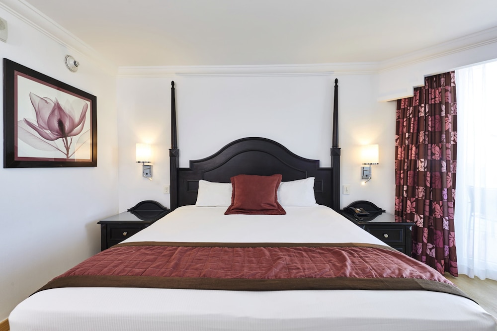 Junior Suite (Lateral Sea View - E)