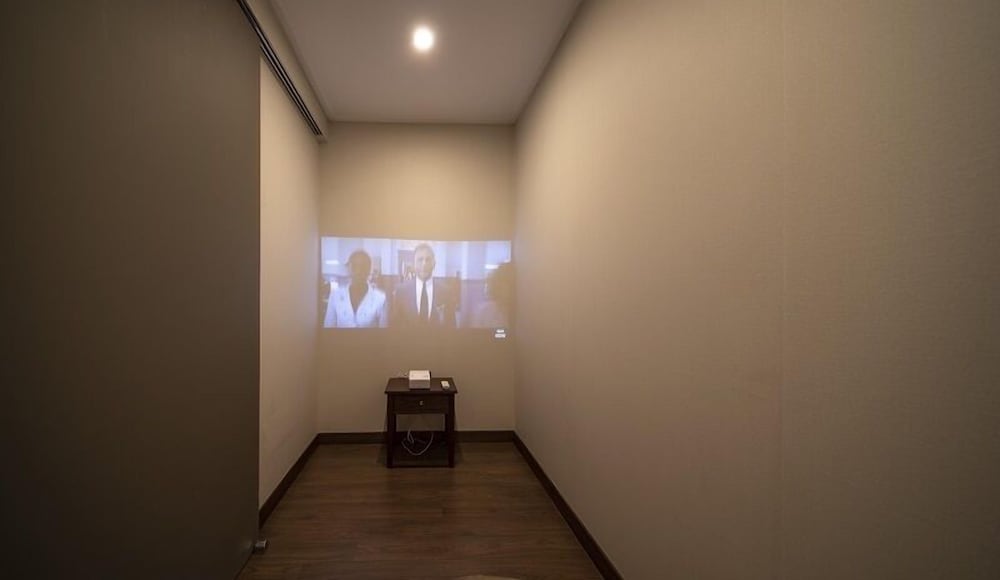 Luxury Suite - Photo 9