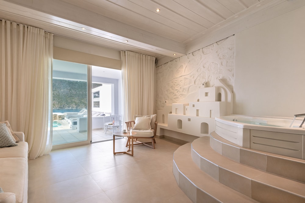Myconian Grand Suite with Outdoor Sharing Pool, Sea View - Photo 5