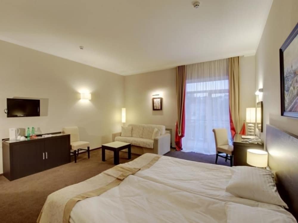Superior Double or Twin Room photo 2