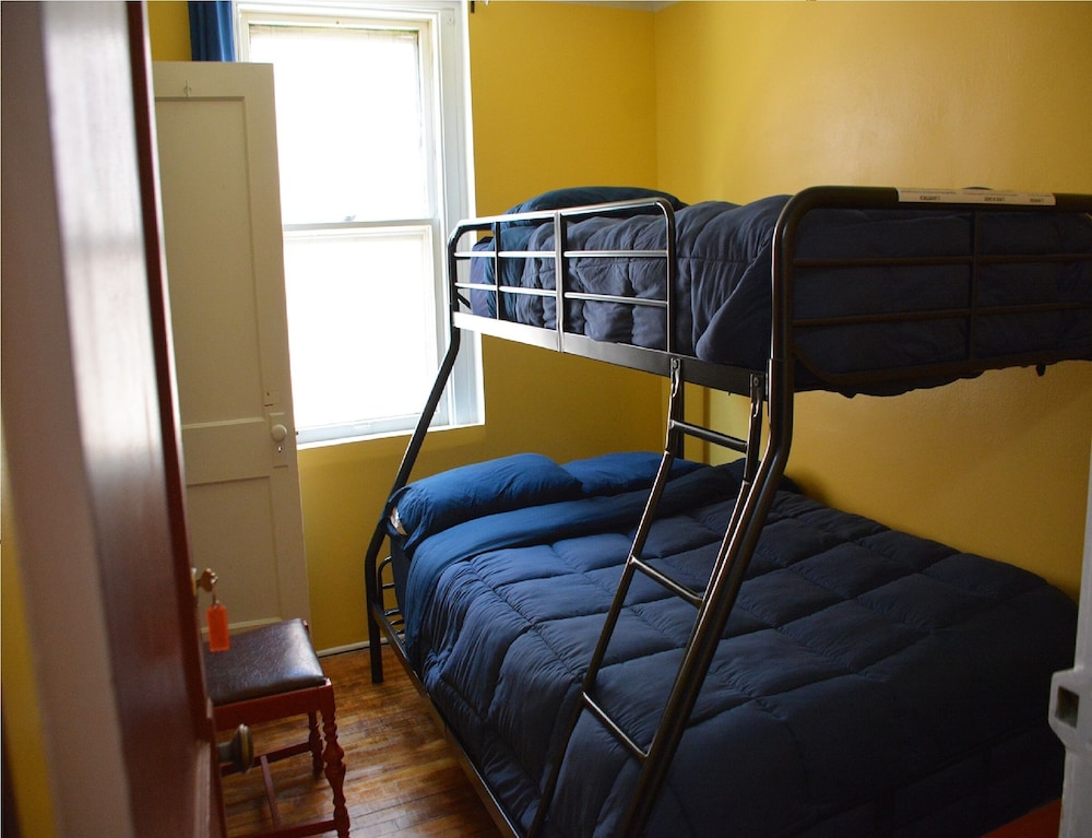 Full / Twin Bunk Bed OUT OF STATE ID REQUIRED photo 1