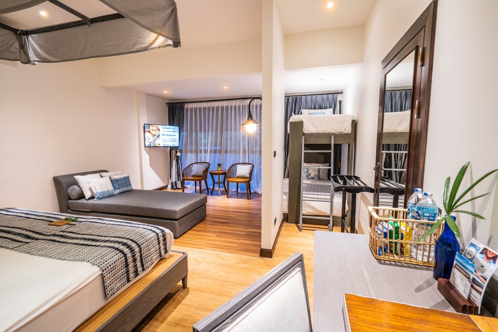 Family Suite - Photo 6