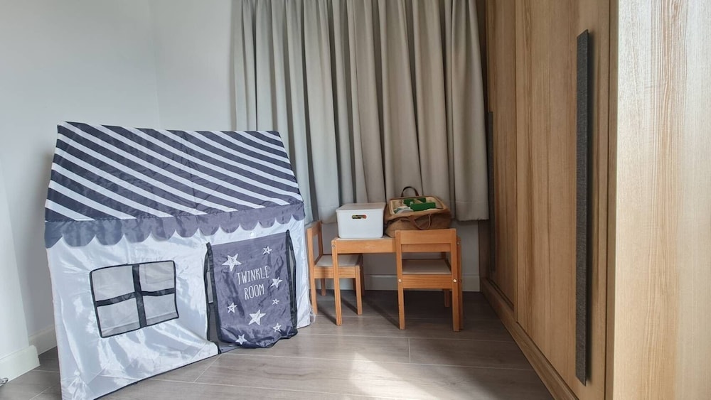 Three-Bedroom Garden View (Khun Oh)