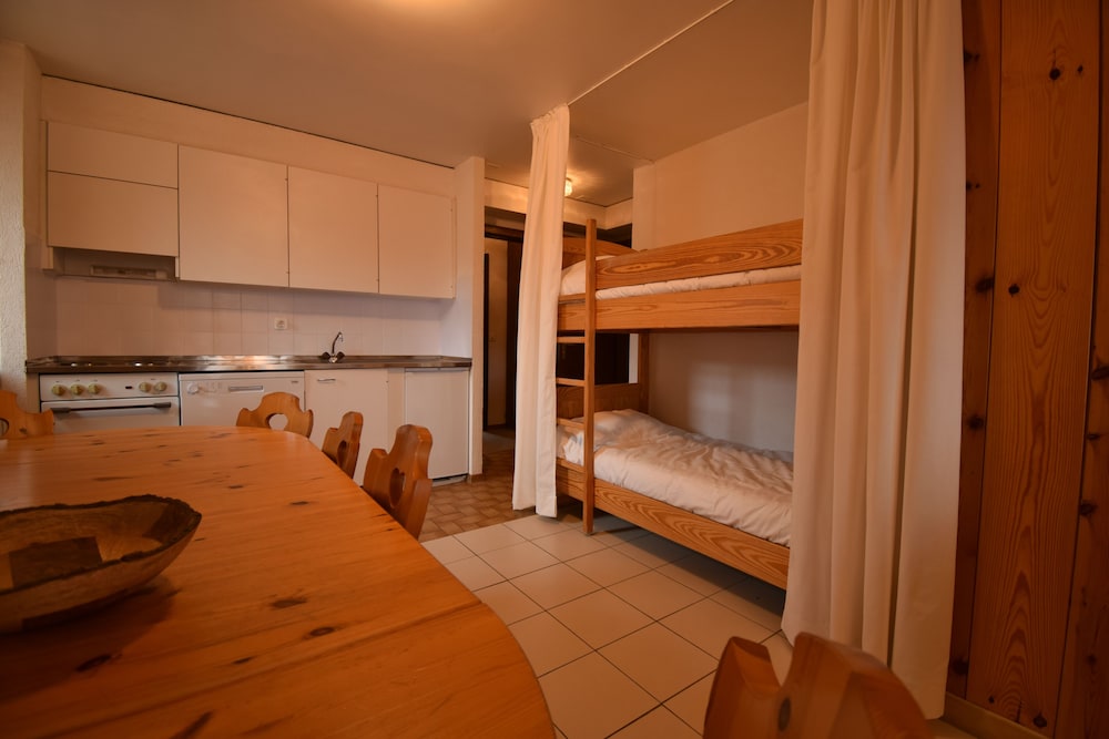 Apartment (2 Bedrooms)