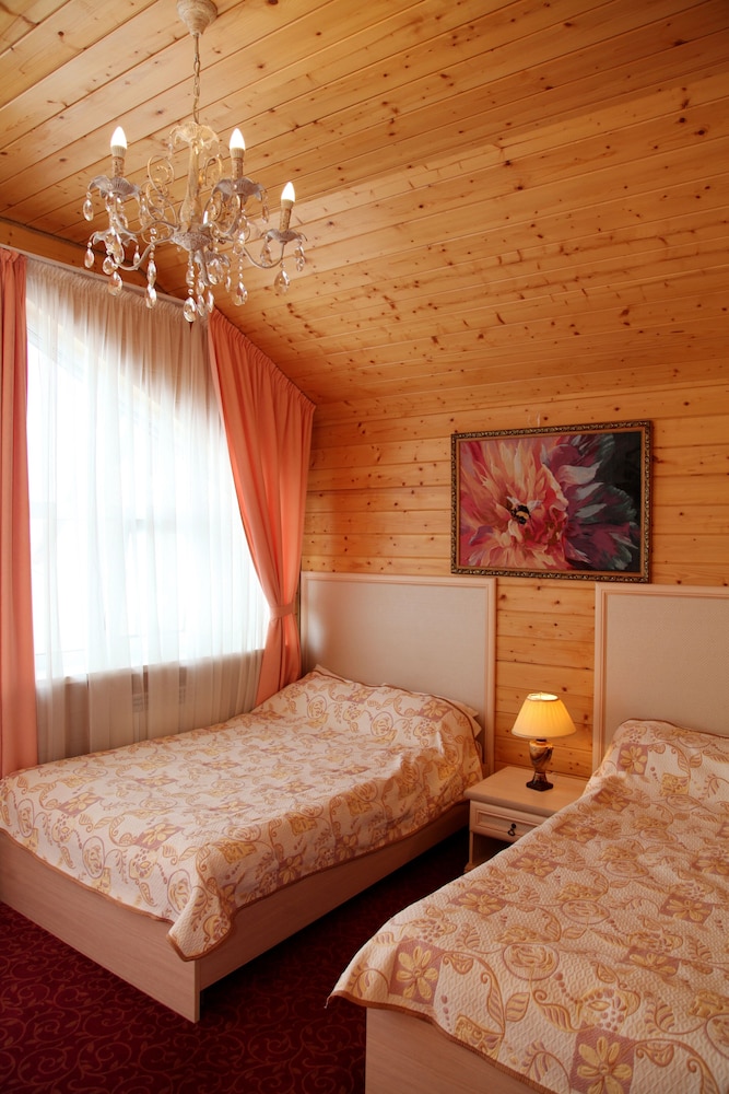 Standard Twin Room (Wooden Cottage) photo 3