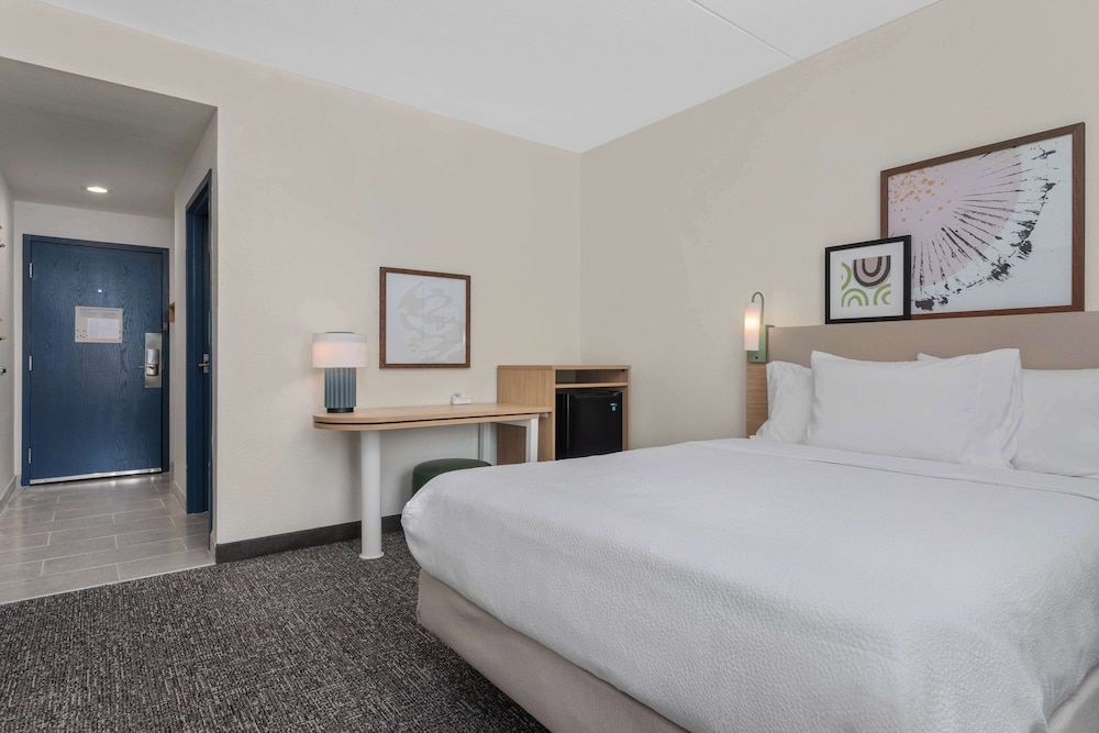 Room, 1 Queen Bed, Accessible (Mobility, Roll-In Shower)