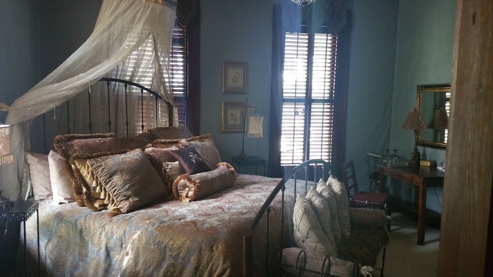 Suite (Rosemary Suite)