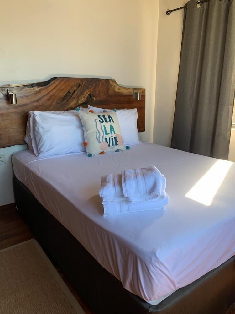 Panoramic Apartment, 2 Bedrooms, Sea View, Beachside