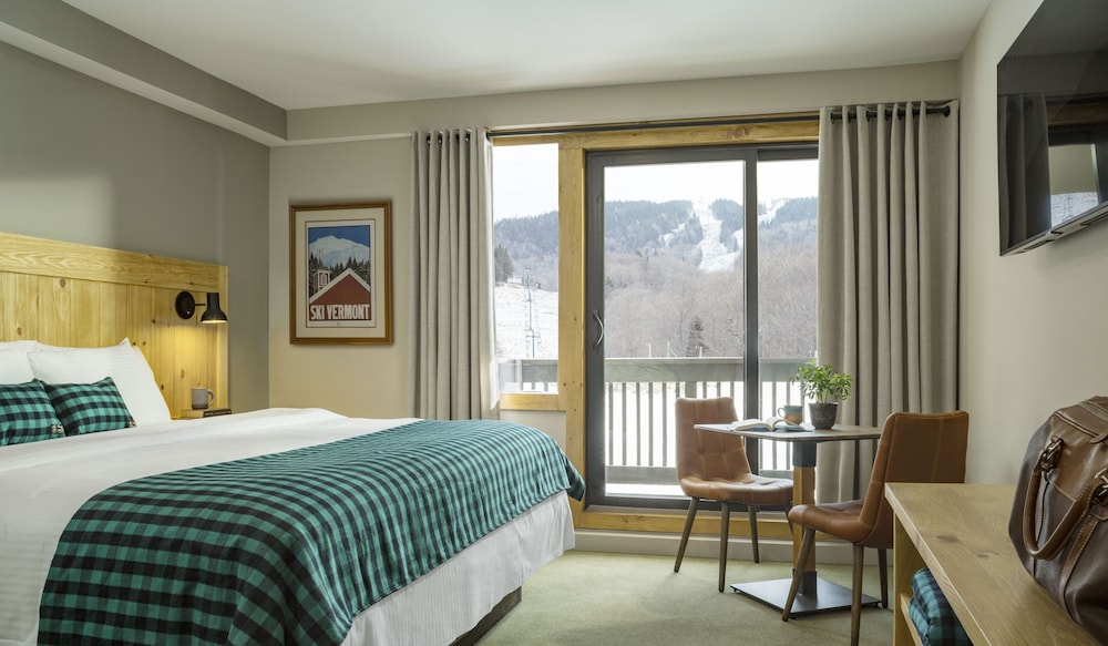 Mountain View Deluxe King With Balcony