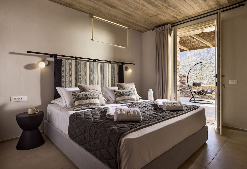 Deluxe Doppelzimmer, Whirlpool, Teilblick auf das Meer