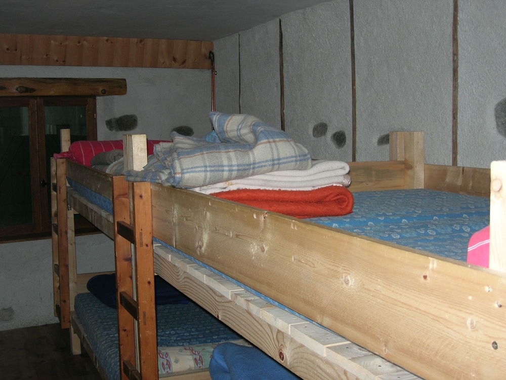 Shared Dormitory (8 pers)