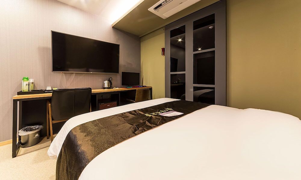 Standard Double Room - Photo 5