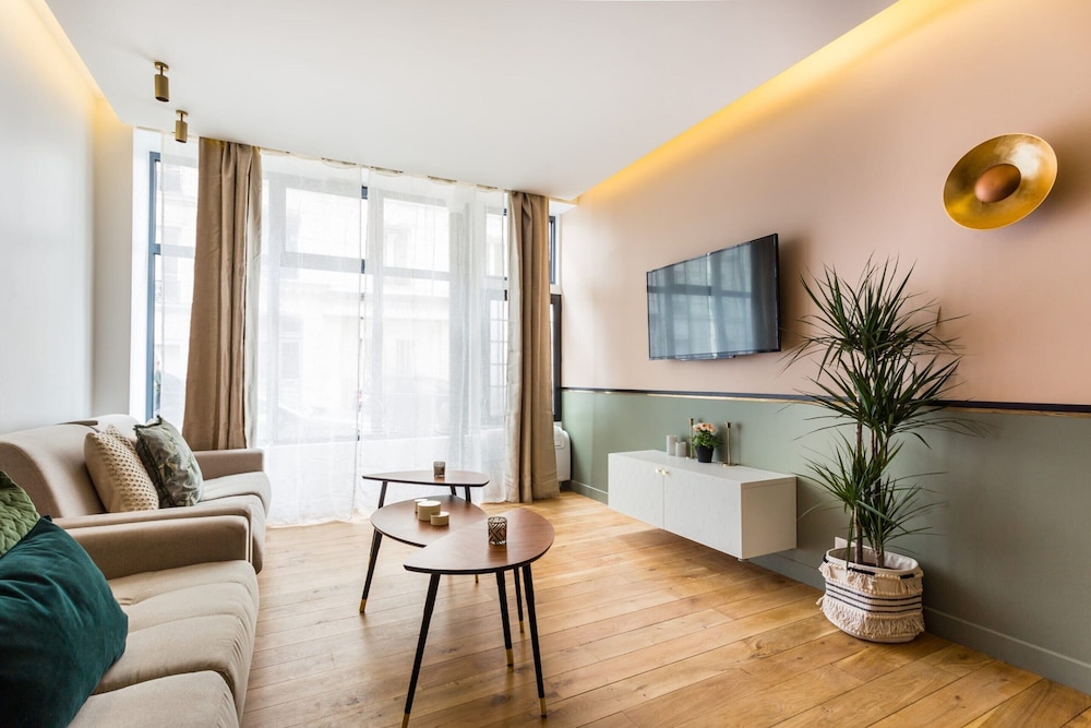 Apartment photo 2