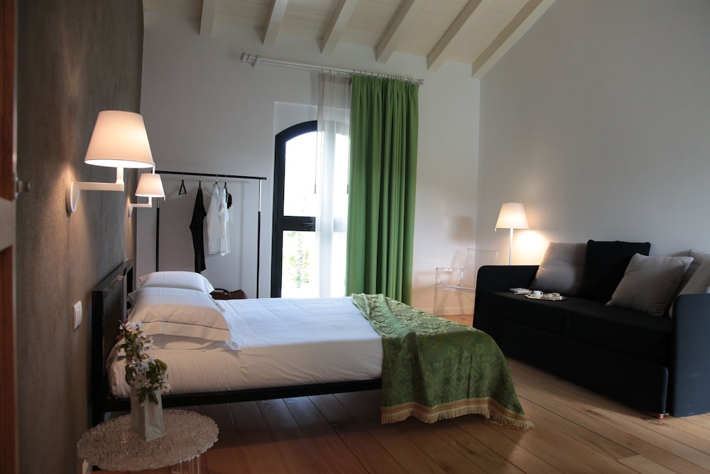 Room, Annex Building (Ciliegeto) photo 1