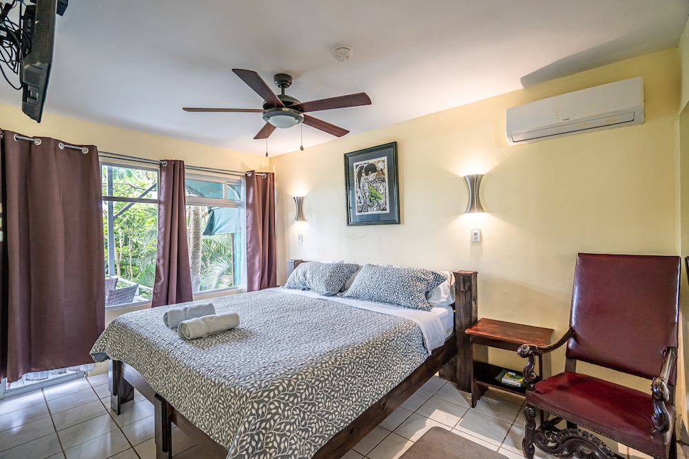 Quadruple Room, 2 Bathrooms