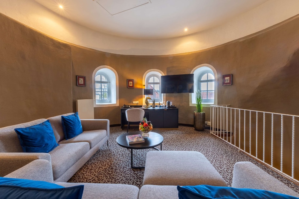 Suite, 1 Queen Bed, City View (Turmsuite) - Photo 2