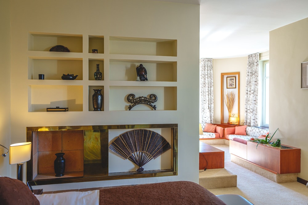 Signature Suite - Photo 5