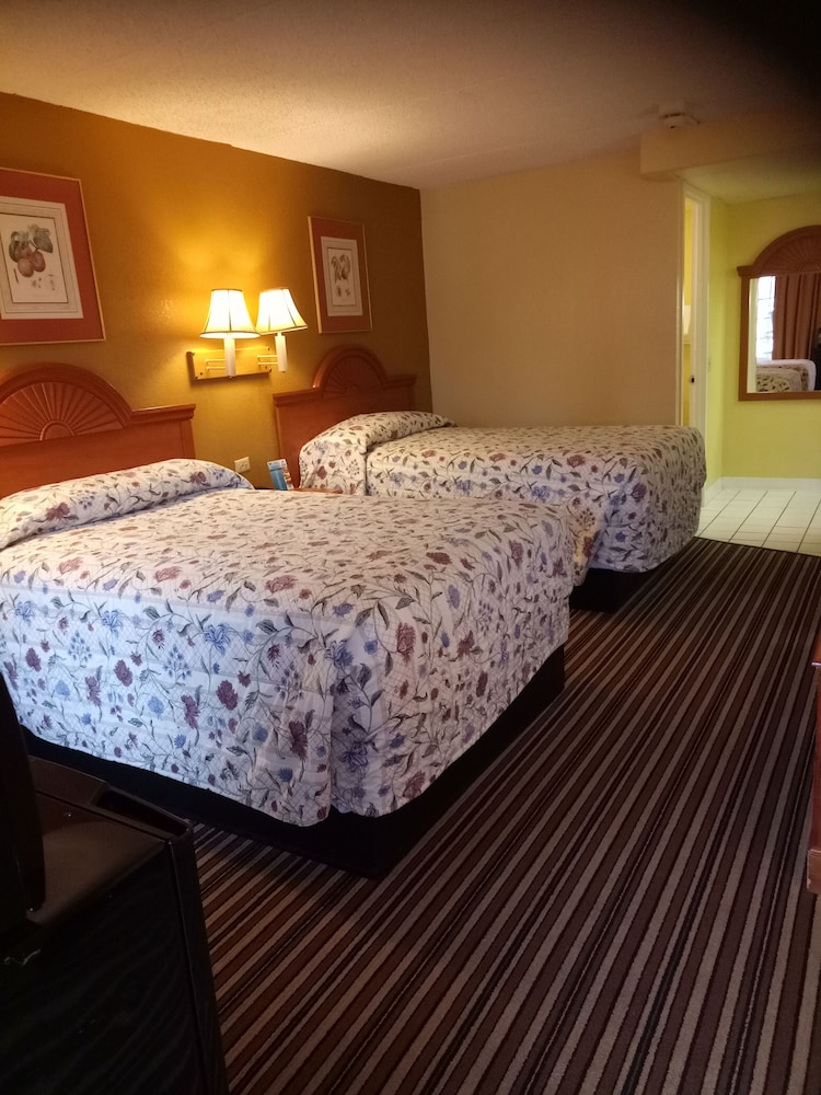 Two Double Beds, Non Smoking - Photo 1